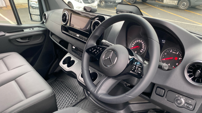 Mercedes-Benz Sprinter 315Cdi L3 Diesel Rwd 3.5t H2 Pro Van 9G-Tronic - Image 18